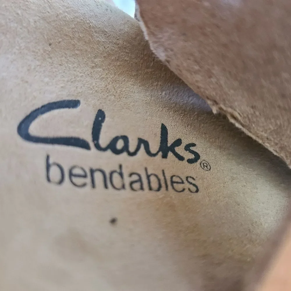 Clarks Multi Color‎ Leather Bendables Sandals 7.5